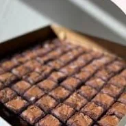 Mini brownie tradicional (cento)